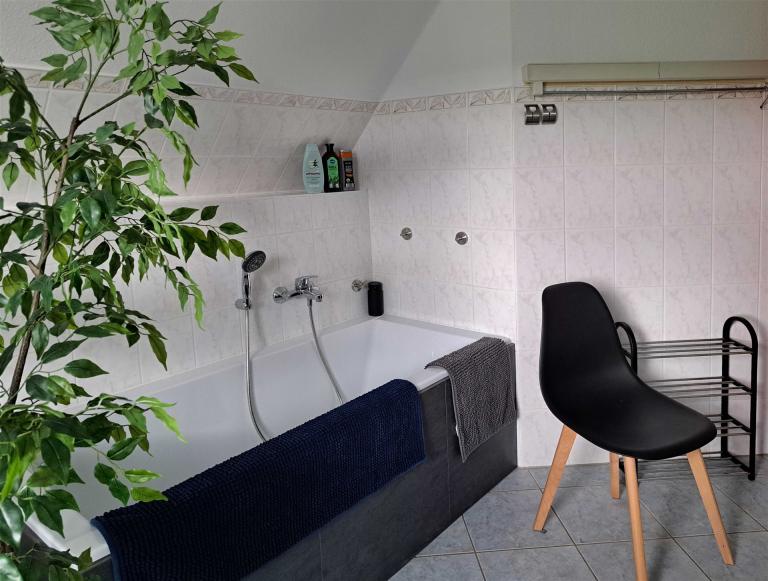 Badewanne+stuhl